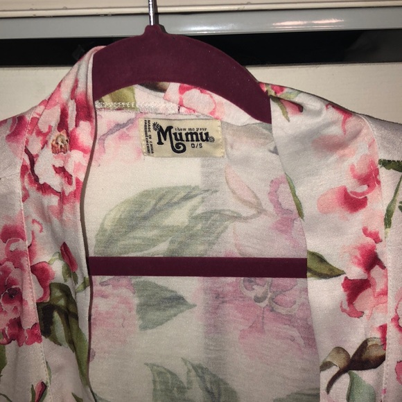 Robe - Picture 2 of 2